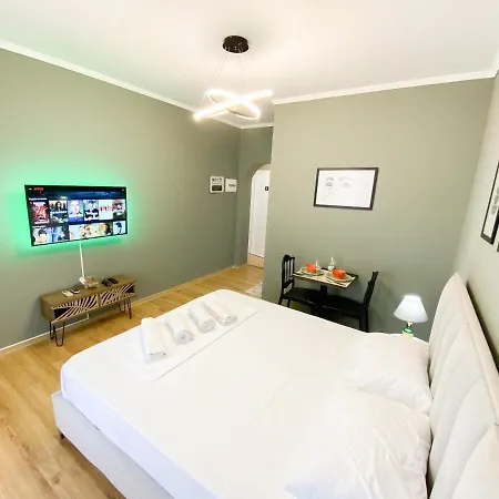 Center 6 - Way Apartment *
